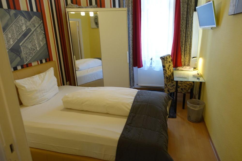 Hotel Villa Konstanz Берлин Экстерьер фото